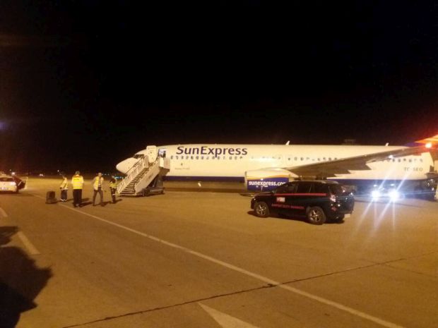 Ванредно слетање авиона на београдски аеродром због проблематичног путника